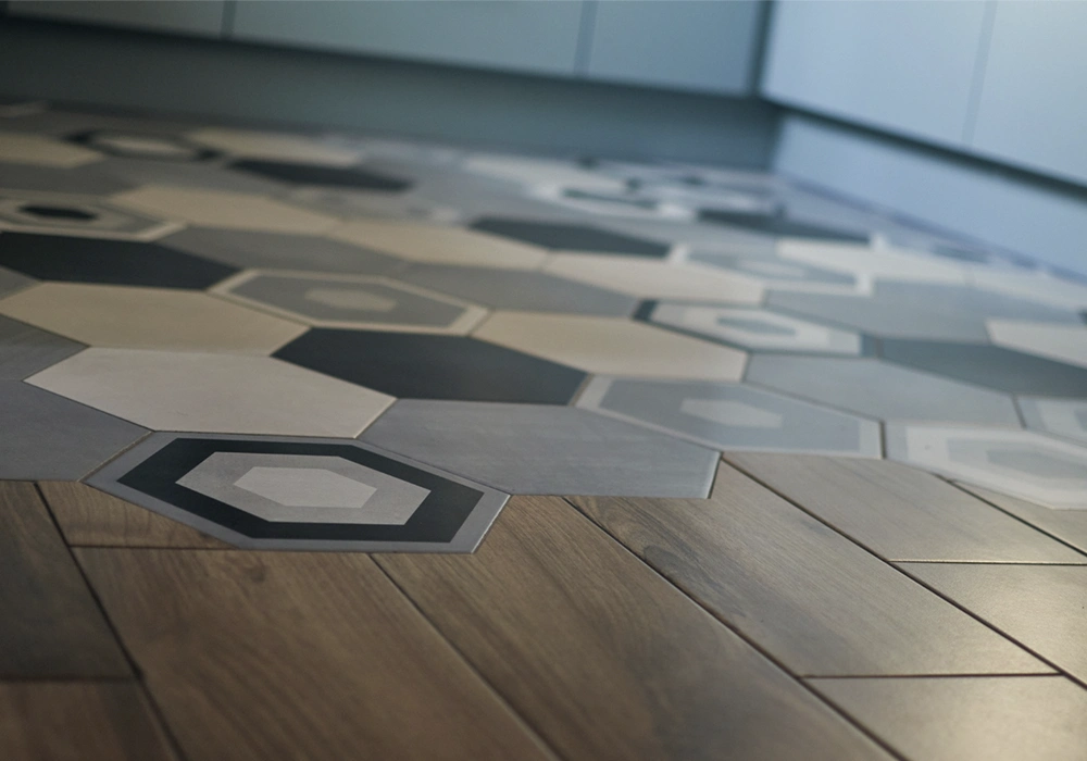 Read more about the article Luxury Vinyl Tile vs. Hardwood Flooring